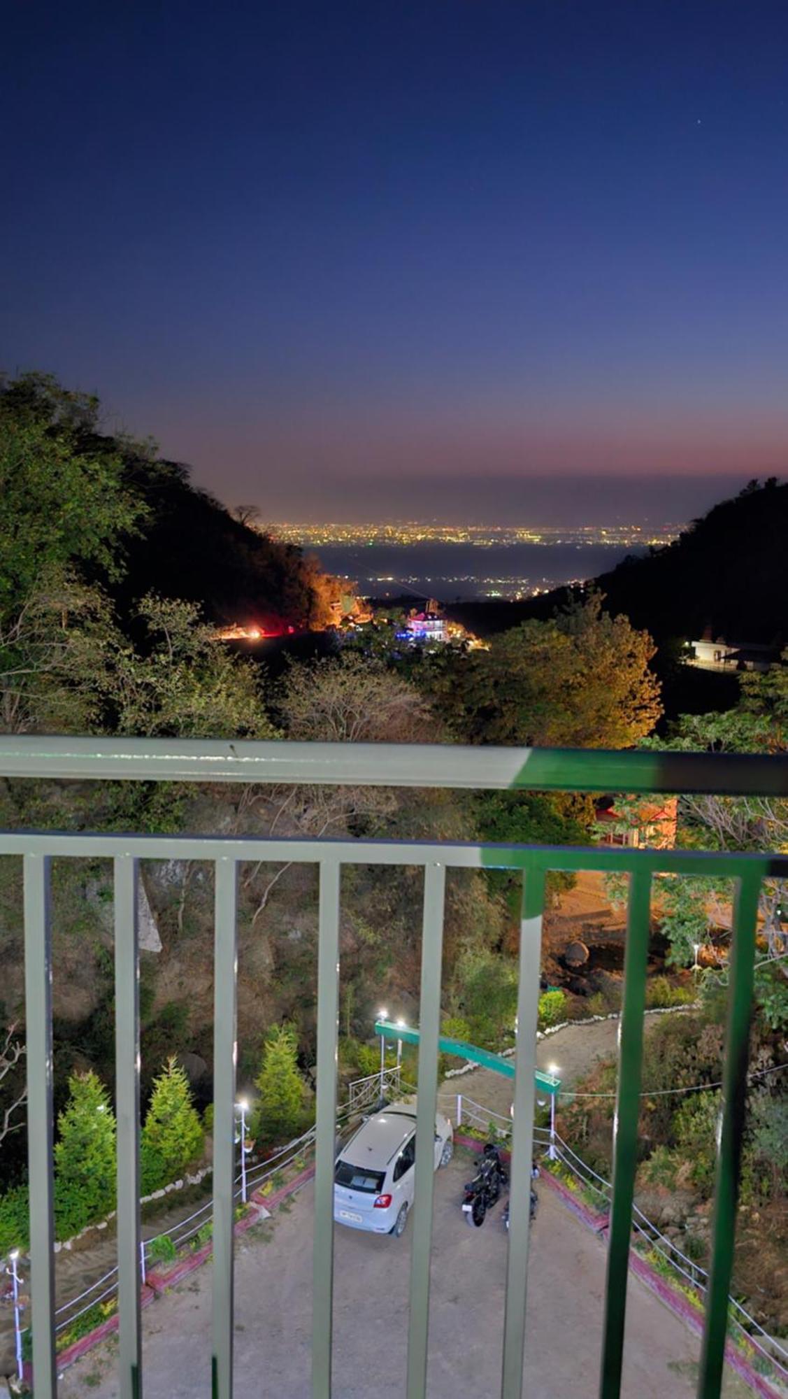 On The Rocks Kasauli Exterior foto